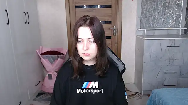 Kristy-Max online show from 11-07-25, 04:39