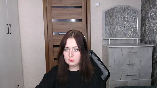 Kristy-Max online show from 11-21-25, 07:35