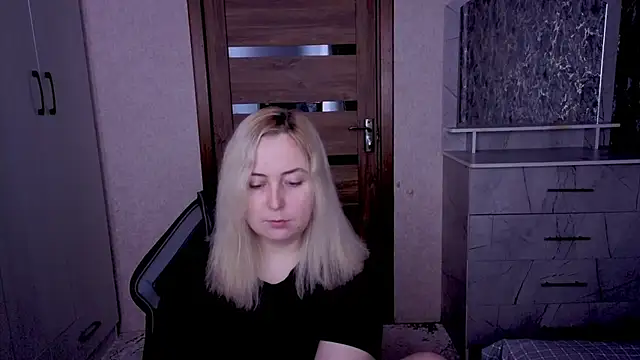 Kristy-Max online show from 04-13-26, 08:24