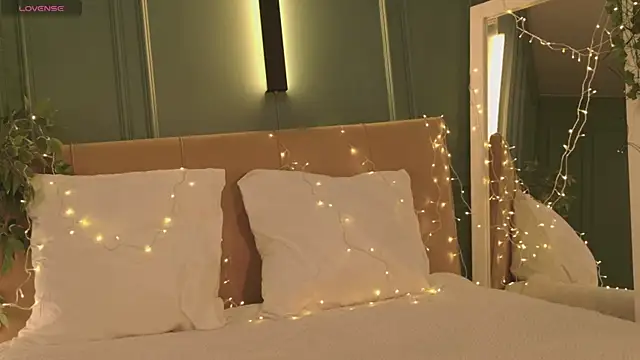 SunnyRisha online show from 12-20-25, 05:21