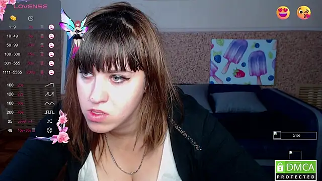 Snapshot of Amali_Ivanna_smit chatting on 10-28-25, 06:23 Amali Ivanna smit online show from 10-28-25, 06:23