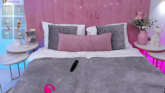 Snapshot of CherieDane chatting on 02-26-25, 04:49 CherieDane online show from 02-26-25, 04:49