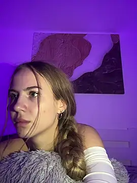 Snapshot of CherieDane chatting on 09-11-25, 12:21 CherieDane online show from 09-11-25, 12:21