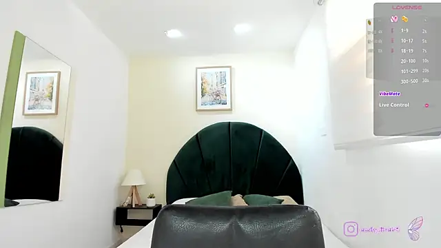 Snapshot of _EmilyJireh_ chatting on 06-17-26, 07:24 EmilyJireh online show from 06-17-26, 07:24