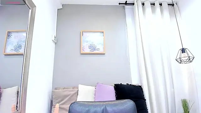 Snapshot of _EmilyJireh_ chatting on 06-07-26, 05:51 EmilyJireh online show from 06-07-26, 05:51