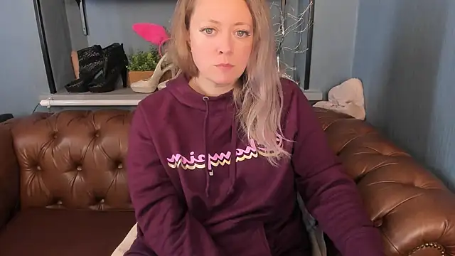 JesiaFoxi online show from 06-24-26, 05:33