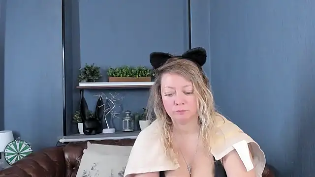 JesiaFoxi online show from 10-07-25, 10:38