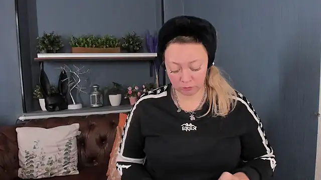 JesiaFoxi online show from 10-04-25, 11:12