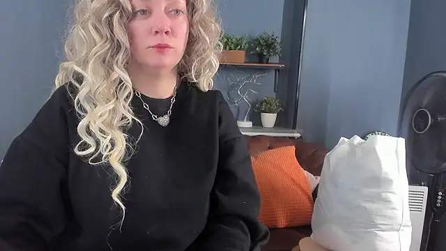 JesiaFoxi online show from 02-20-26, 01:35