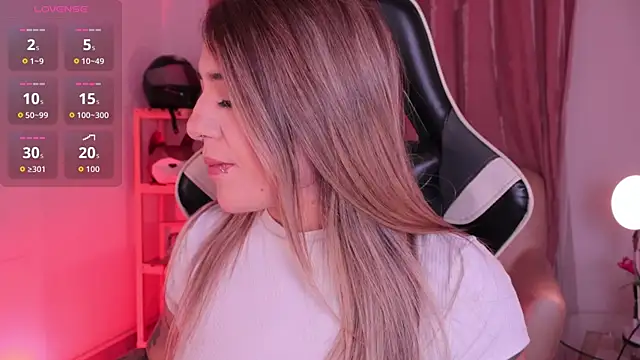 ashleyvalirya online show from 12-23-25, 04:01