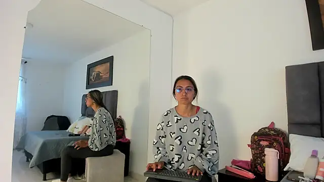 tatiana valencia online show from 04-26-26, 01:41