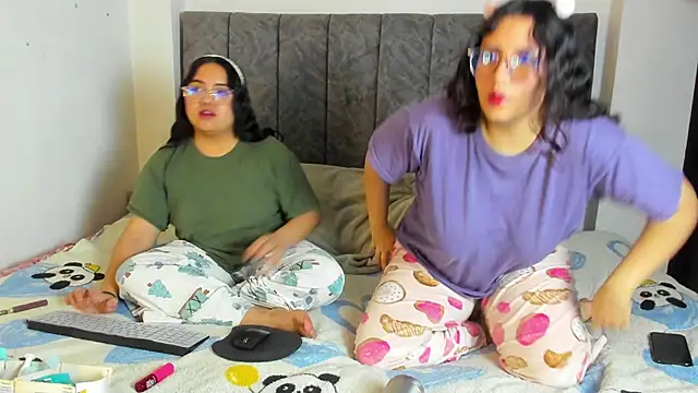 maddie-and-chelsea- online show from 03-12-26, 07:56