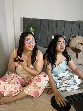 maddie-and-chelsea- online show from 02-04-26, 06:47