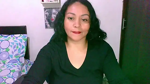 Snapshot of zaray_bella chatting on 02-02-26, 10:09 zaray bella online show from 02-02-26, 10:09