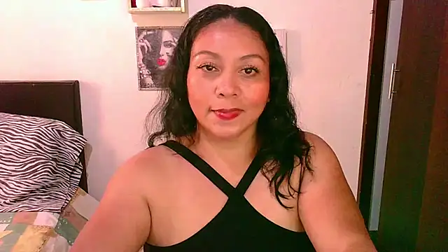 Snapshot of zaray_bella chatting on 02-07-26, 08:50 zaray bella online show from 02-07-26, 08:50