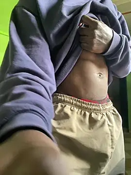 Snapshot of Alphadavid_23 chatting on 02-19-25, 02:22 Alphadavid 23 online show from 02-19-25, 02:22