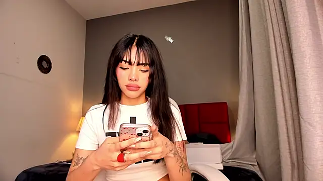 Giovanna oliveira online show from 04-19-26, 11:18