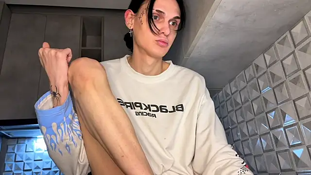 CHERLYBAY online show from 02-10-26, 04:17