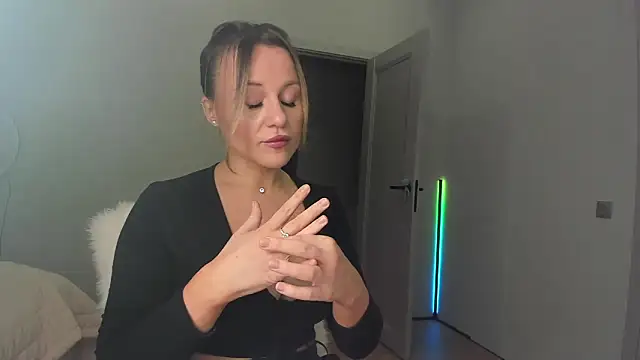  cometoseeme  online show from 11-05-25, 05:27