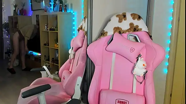 Sunny Elly online show from 10-12-25, 08:26