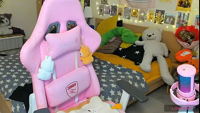 Sunny Elly online show from 06-18-26, 05:40
