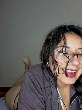 Snapshot of MishuColfer chatting on 10-19-25, 03:53 MishuColfer online show from 10-19-25, 03:53