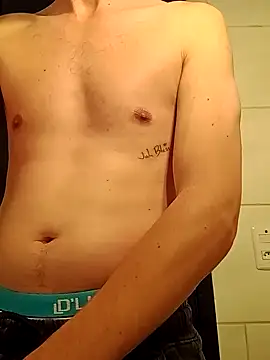 Snapshot of Pauzudoooootk chatting on 10-21-25, 07:57 Pauzudoooootk online show from 10-21-25, 07:57