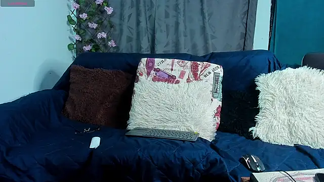 Snapshot of cristofer_988 chatting on 10-11-25, 11:17 cristofer 988 online show from 10-11-25, 11:17