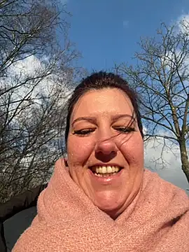 Snapshot of NatiLove35 chatting on 02-16-25, 02:43 NatiLove35 online show from 02-16-25, 02:43