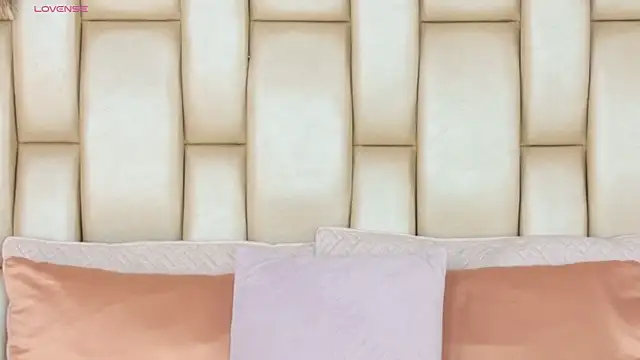 Snapshot of Alexa_Miss chatting on 12-22-25, 07:36 Alexa Miss online show from 12-22-25, 07:36