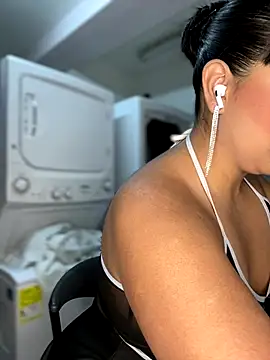 Snapshot of Alexa_Miss chatting on 10-10-25, 07:25 Alexa Miss online show from 10-10-25, 07:25