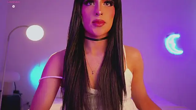 Samara Gray online show from 11-30-25, 06:52