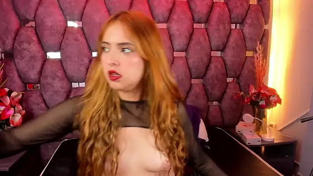 Snapshot of Isabella_Foxx_ chatting on 07-17-26, 08:06 Isabella Foxx online show from 07-17-26, 08:06