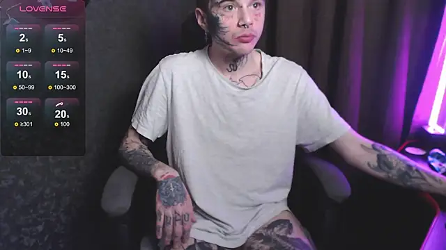 Snapshot of lonelycrystal chatting on 01-07-25, 01:35 lonelycrystal online show from 01-07-25, 01:35