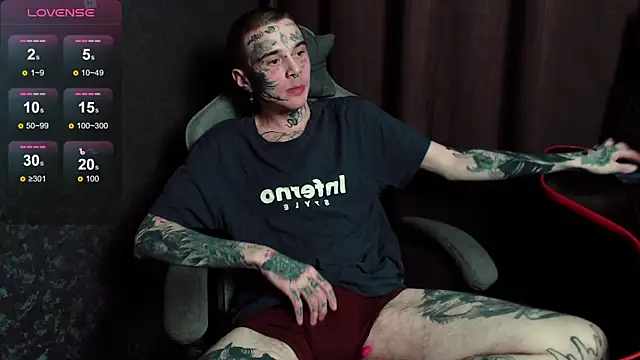 Snapshot of lonelycrystal chatting on 10-29-25, 05:45 lonelycrystal online show from 10-29-25, 05:45