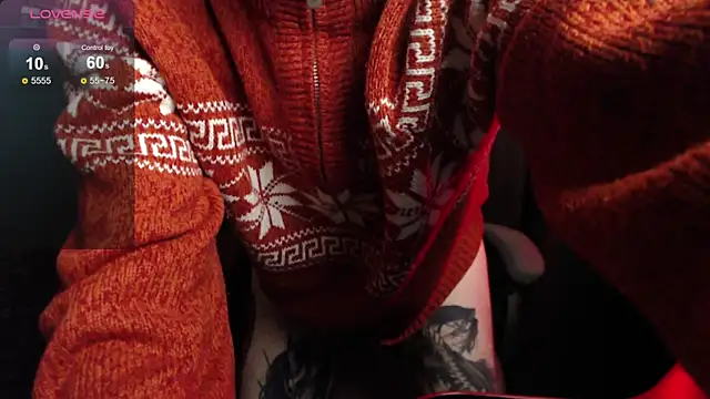 Snapshot of lonelycrystal chatting on 01-26-25, 12:43 lonelycrystal online show from 01-26-25, 12:43