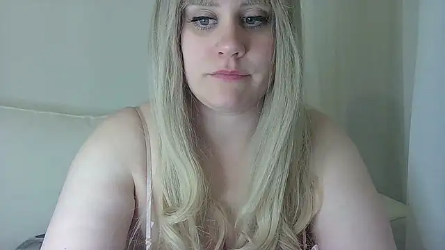 Snapshot of miramore chatting on 02-13-25, 10:43 miramore online show from 02-13-25, 10:43