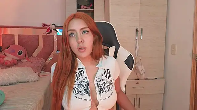Snapshot of Angel_lusst chatting on 01-16-25, 06:46 Angel lusst online show from 01-16-25, 06:46