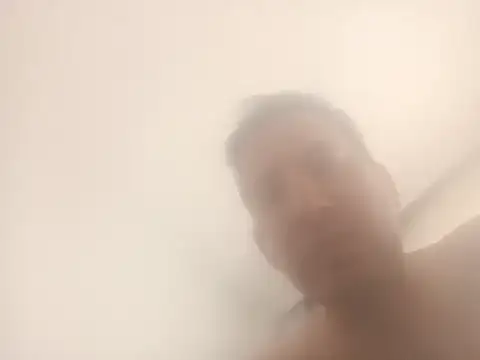 Snapshot of Karizmatikman chatting on 02-18-25, 01:00 Karizmatikman online show from 02-18-25, 01:00