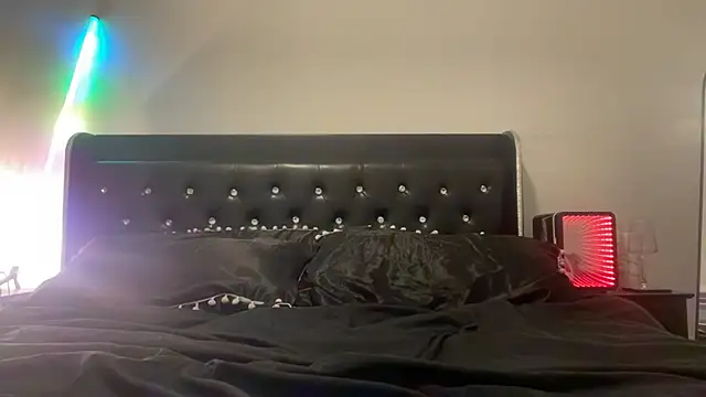 RavenRayyy online show from 11-15-25, 11:14