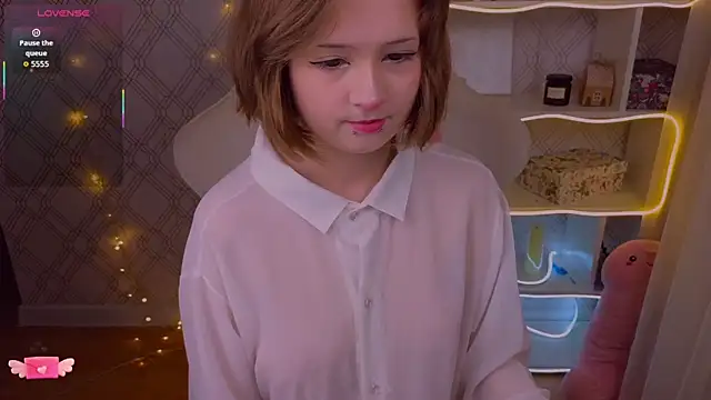 Mary uw online show from 01-18-26, 02:37