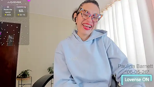 paulinabarnett- online show from 05-06-26, 02:10