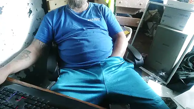 slickwill123 online show from 06-21-26, 04:35