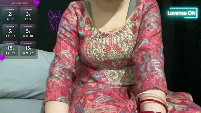 couple horne online show from 03-26-26, 05:11