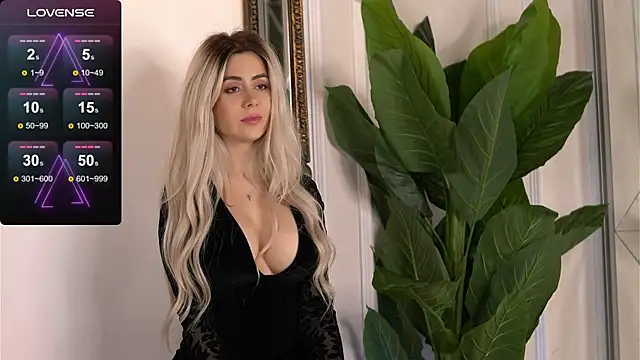 Kylie Benton online show from 11-06-25, 05:55