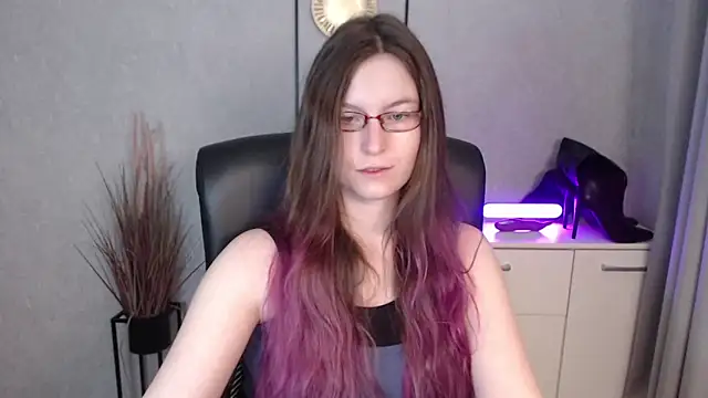 emmaxDelight online show from 12-23-25, 06:23