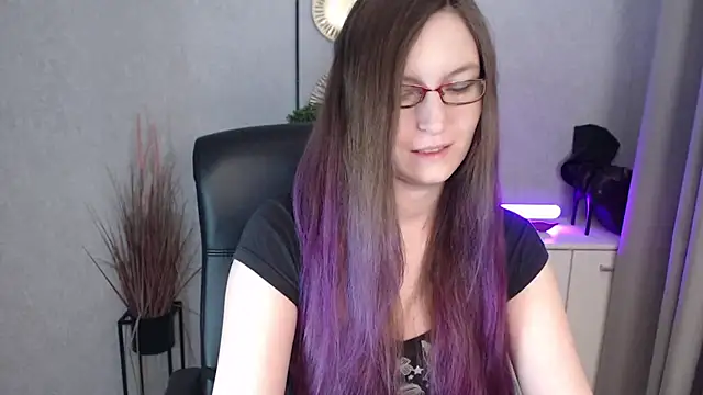 emmaxDelight online show from 11-22-25, 07:07