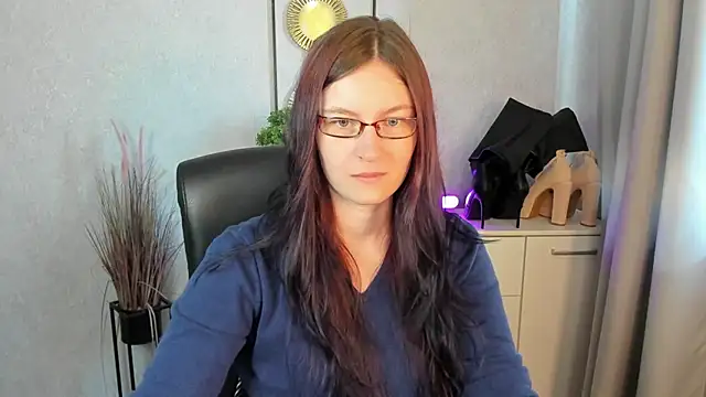Snapshot of emmaxDelight chatting on 07-14-26, 05:23 emmaxDelight online show from 07-14-26, 05:23