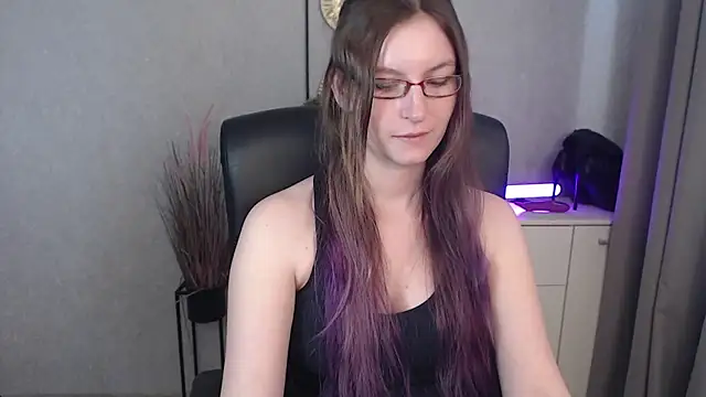 emmaxDelight online show from 10-20-25, 12:27