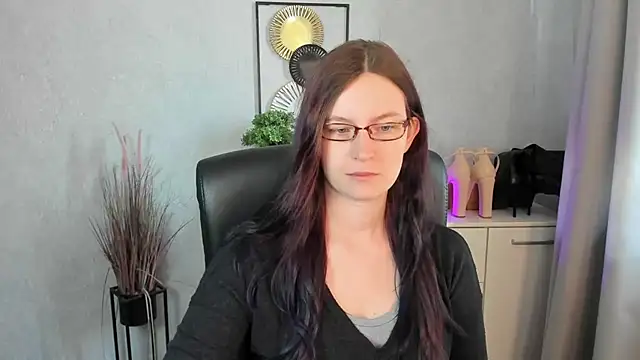Snapshot of emmaxDelight chatting on 07-15-26, 05:36 emmaxDelight online show from 07-15-26, 05:36